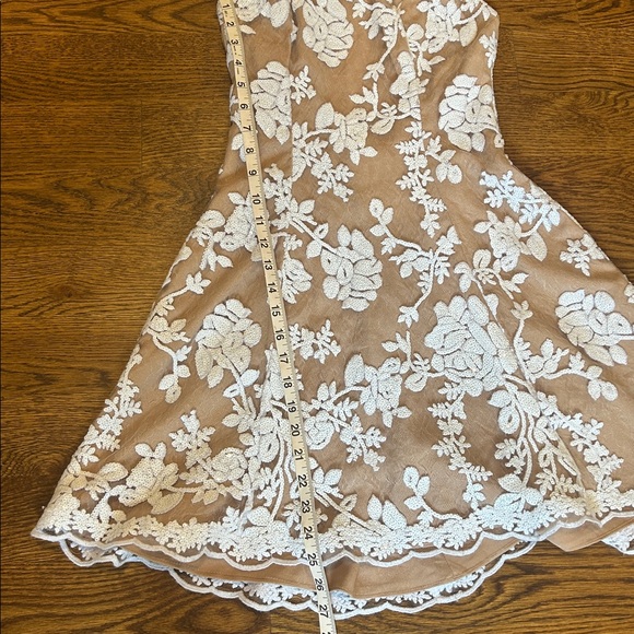 Dress The Population Abbie white Sequin Halter Minidress Size Small - Picture 6 of 11